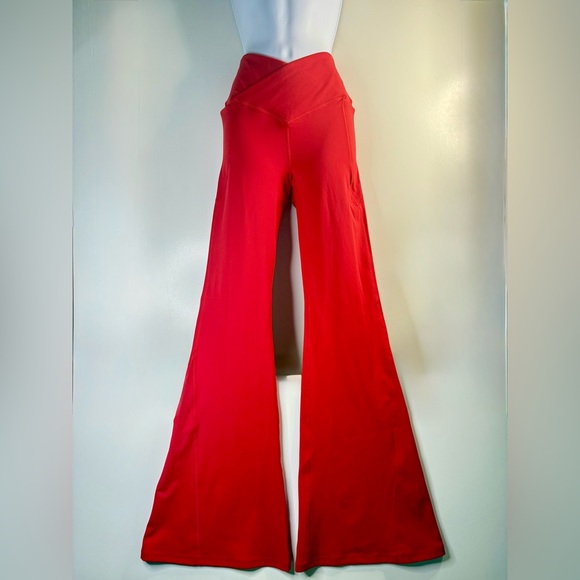 NWT Fabletics Oasis PureLuxe High-Waisted Crossover Flare Leggings Red S Tall - Picture 2 of 9